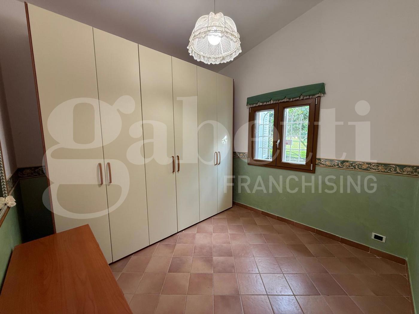 Villa con giardino a Nettuno