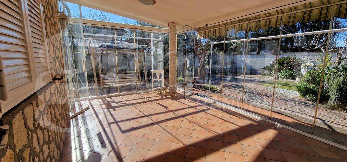 Villa con giardino a Nettuno