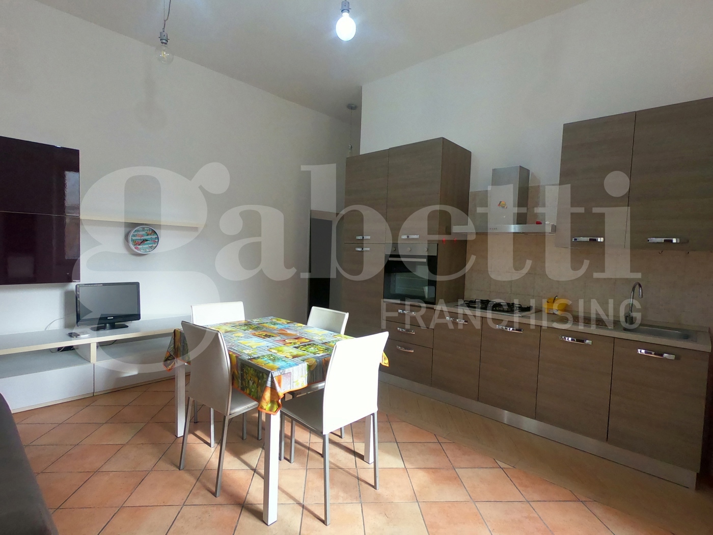 Trilocale arredato in affitto a Nettuno