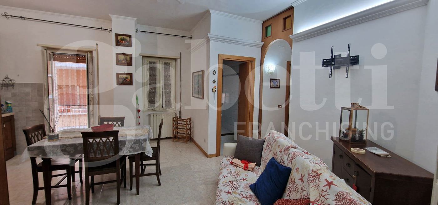 Trilocale arredato in affitto a Nettuno