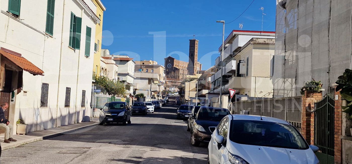 Negozio in affitto a Anzio