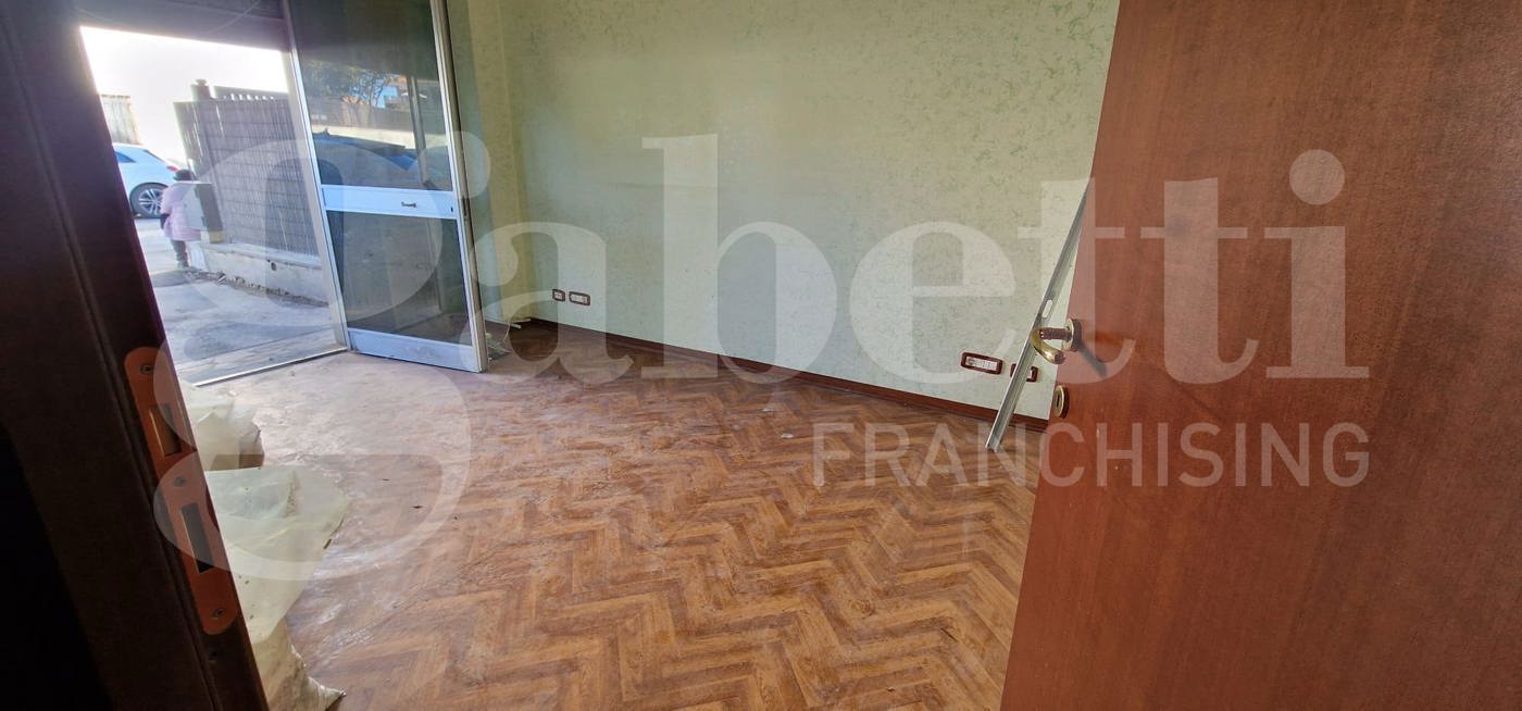 Negozio in affitto a Anzio