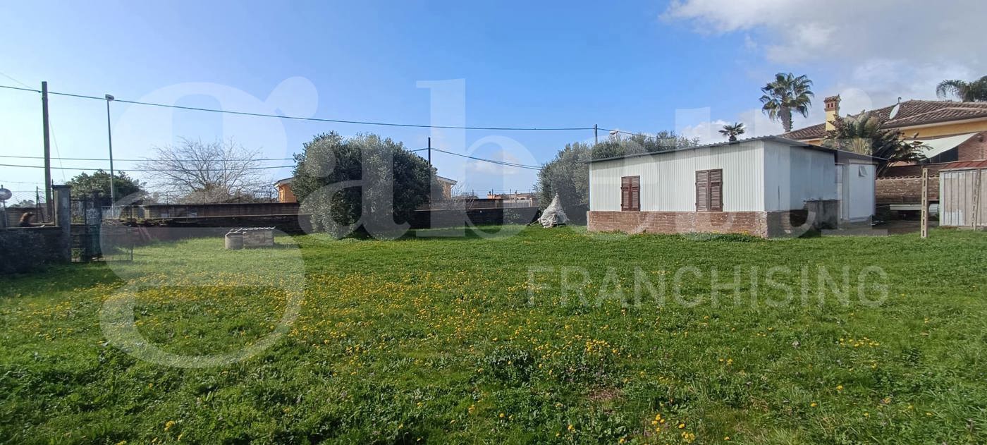 Trilocale con giardino a Nettuno