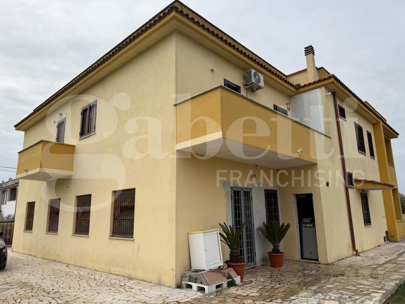 Trilocale con giardino a Anzio