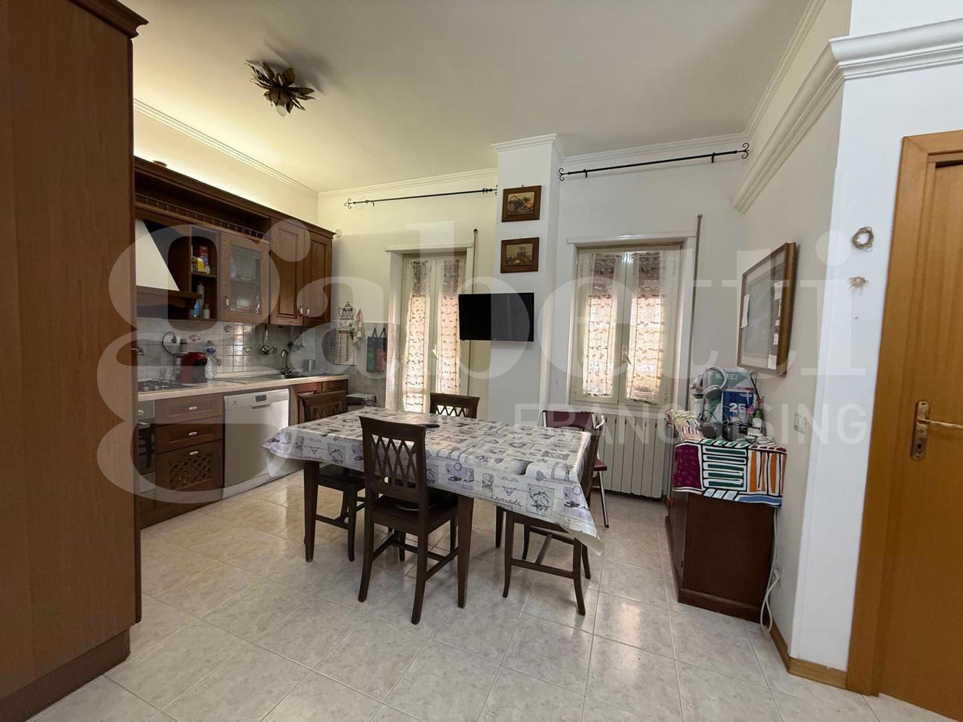 Trilocale arredato in affitto a Nettuno