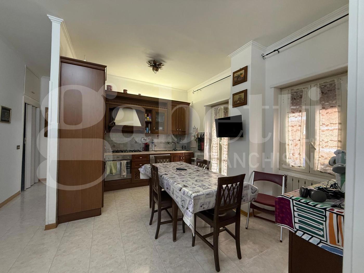 Trilocale arredato in affitto a Nettuno