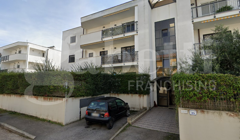 Quadrilocale con giardino a Nettuno