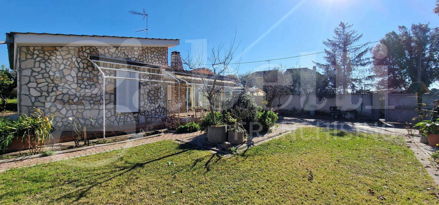 Villa con giardino a Nettuno