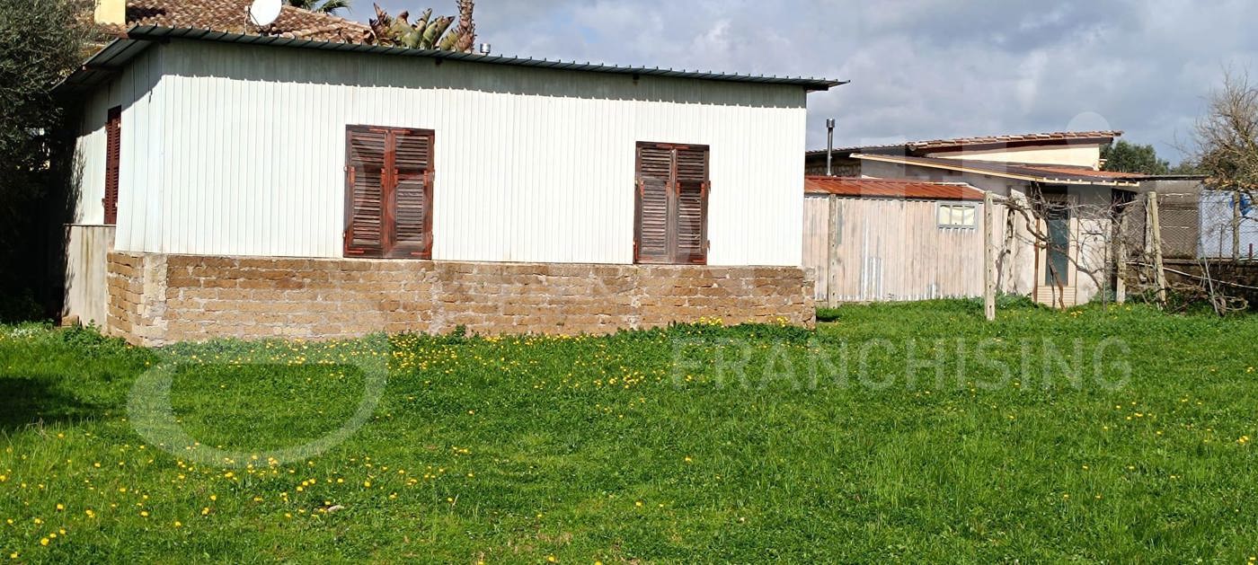 Casa indipendente con giardino a Nettuno