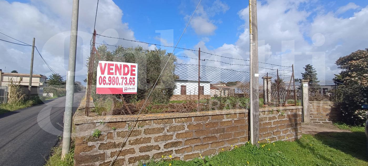 Casa indipendente con giardino a Nettuno