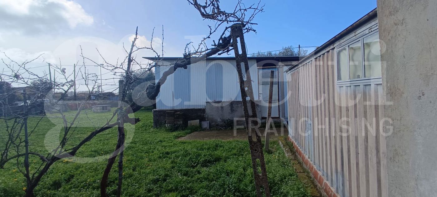 Casa indipendente con giardino a Nettuno