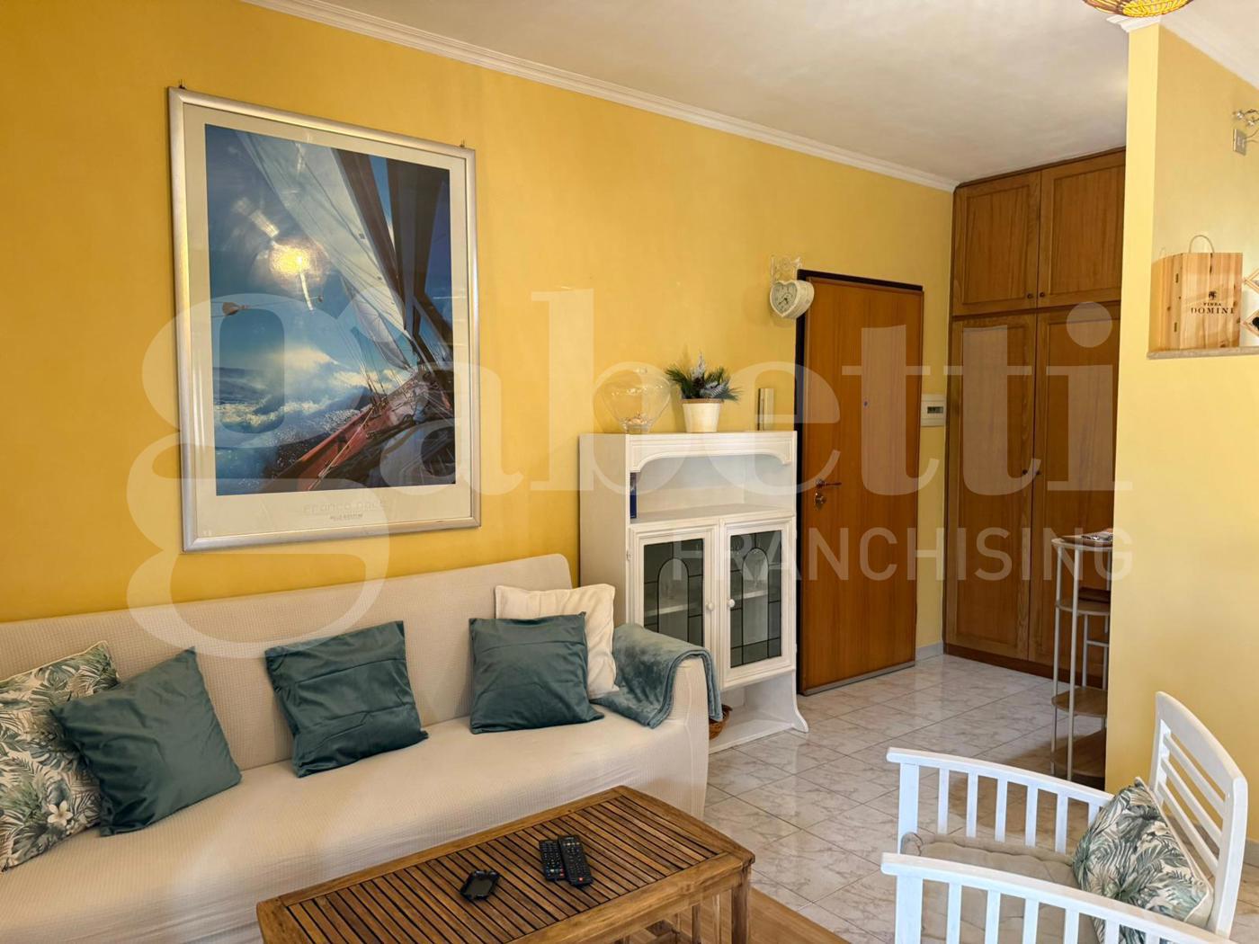 Trilocale arredato in affitto a Nettuno