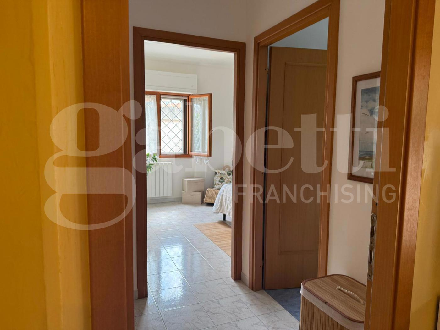 Trilocale arredato in affitto a Nettuno