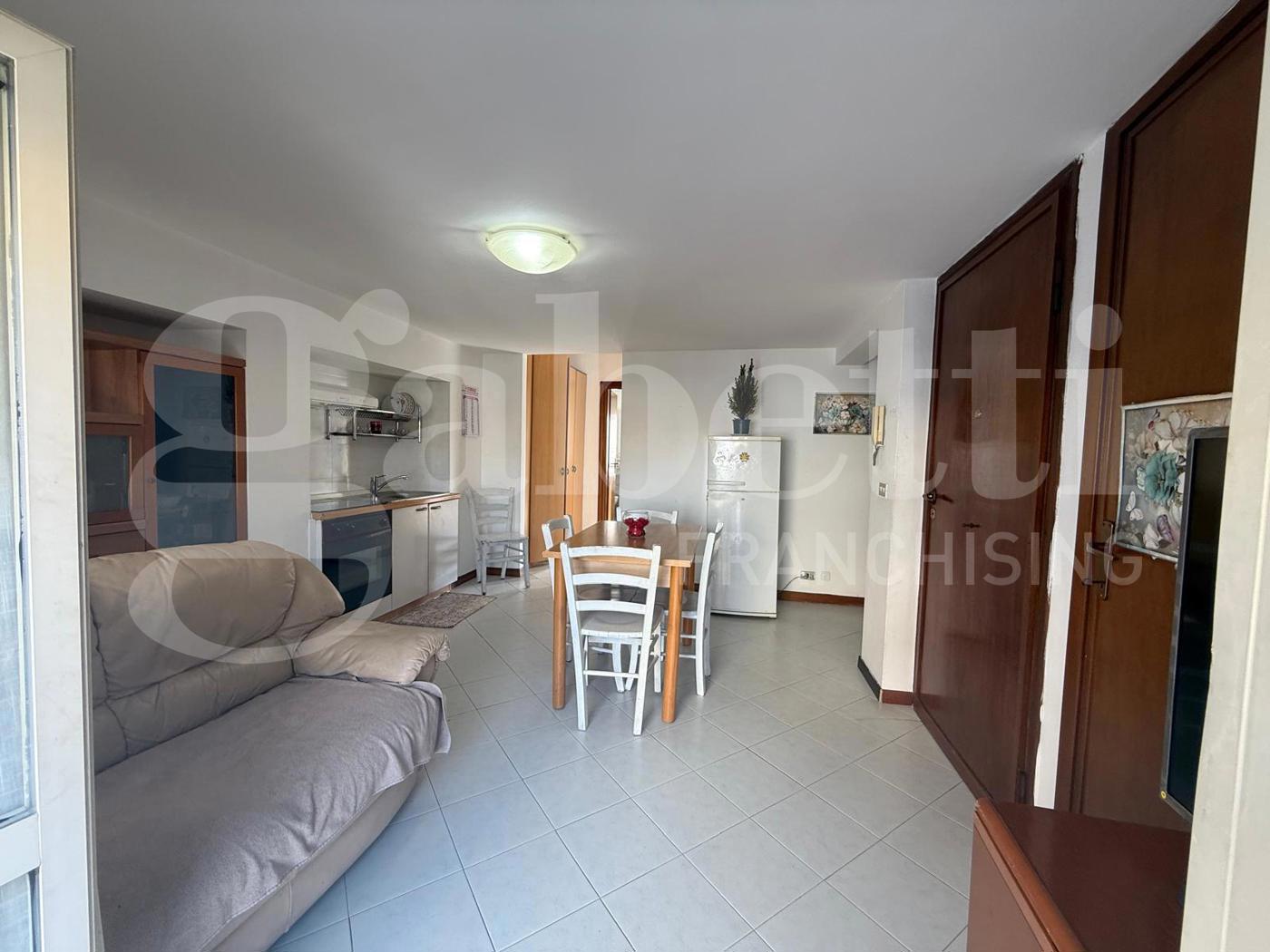 Trilocale arredato in affitto a Nettuno