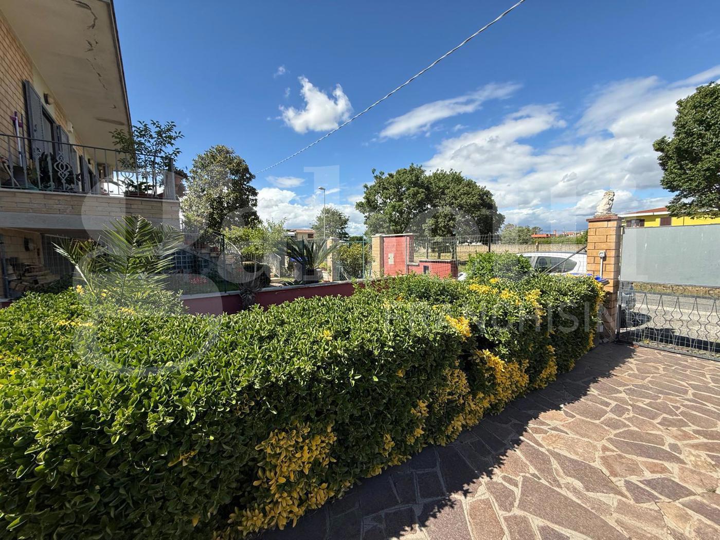 Villa Bifamiliare con giardino a Nettuno