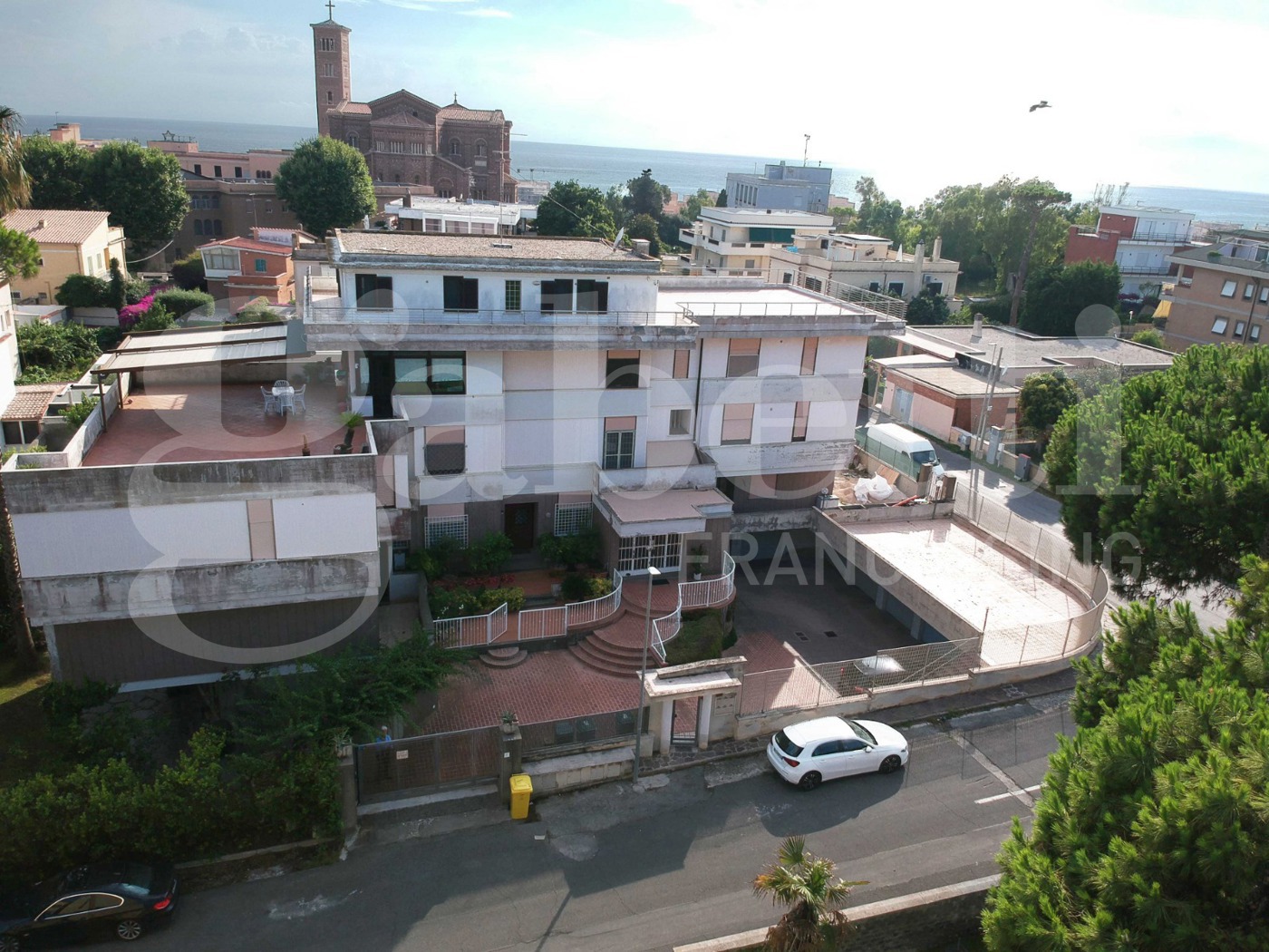 Quadrilocale con giardino a Anzio