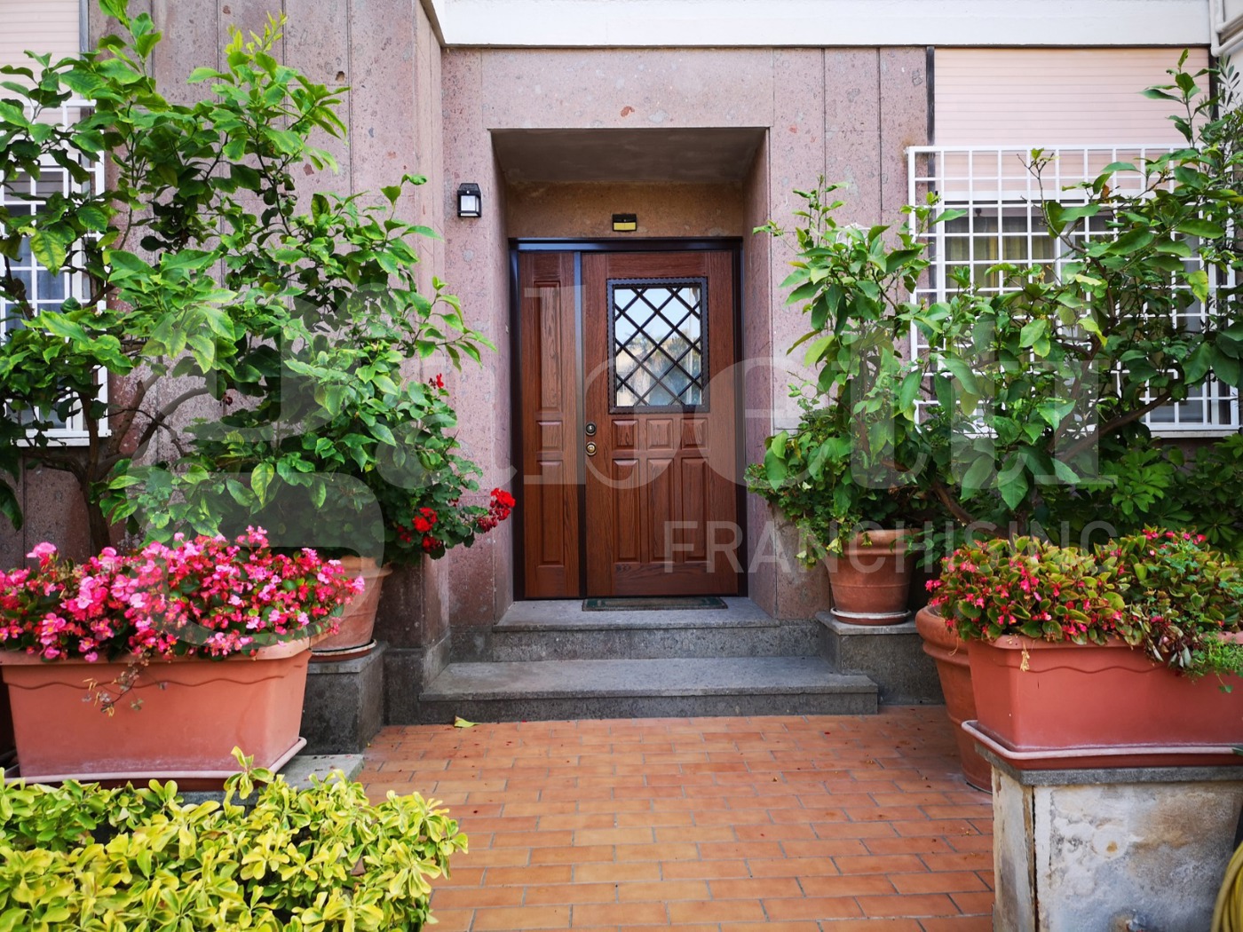Quadrilocale con giardino a Anzio