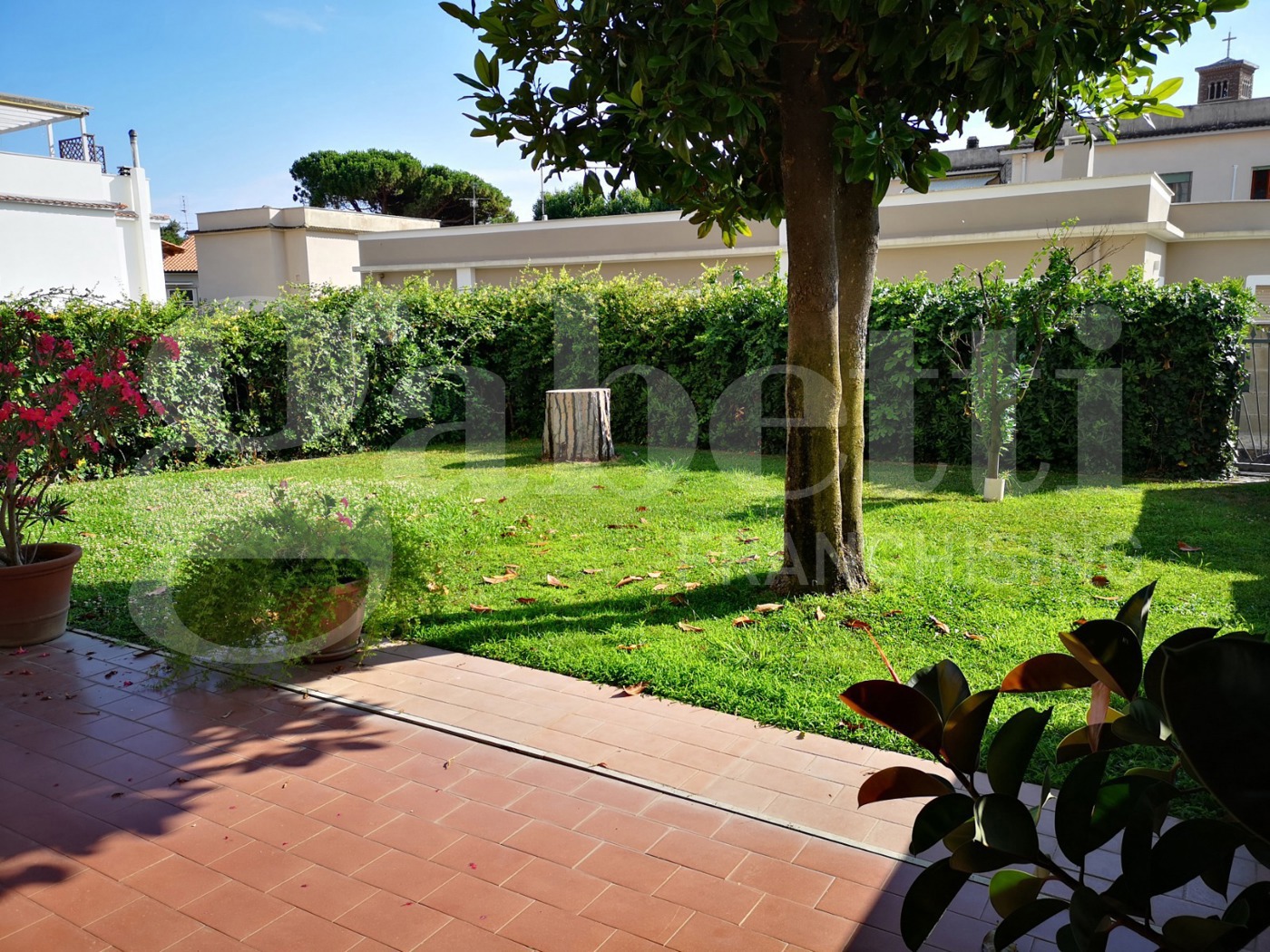 Quadrilocale con giardino a Anzio