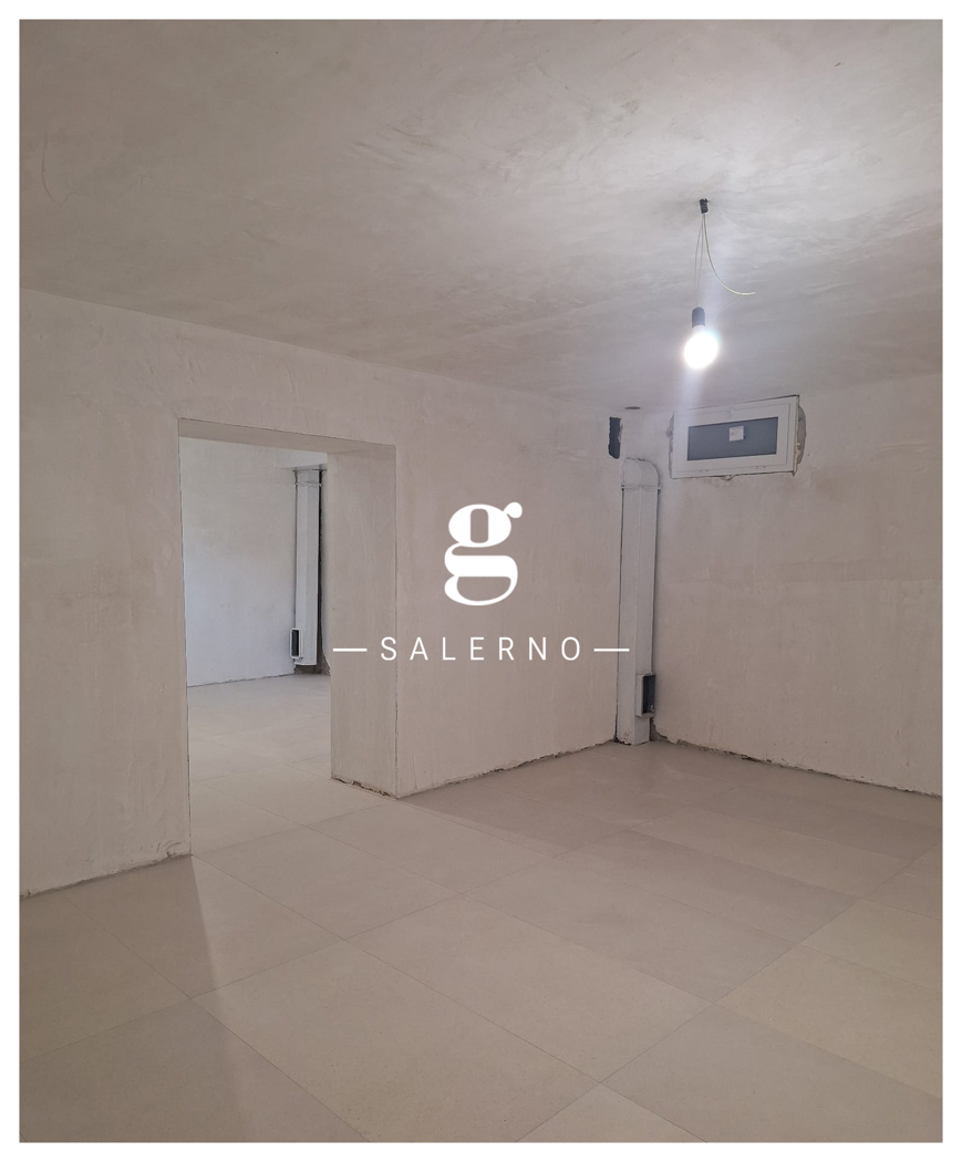 Negozio in affitto a Salerno
