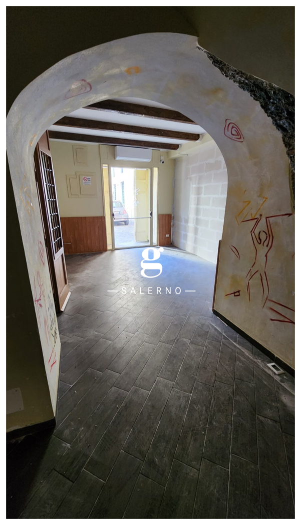 Negozio in affitto a Salerno