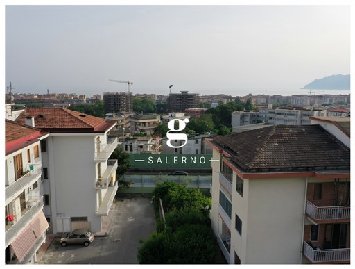 Bilocale con box a Salerno