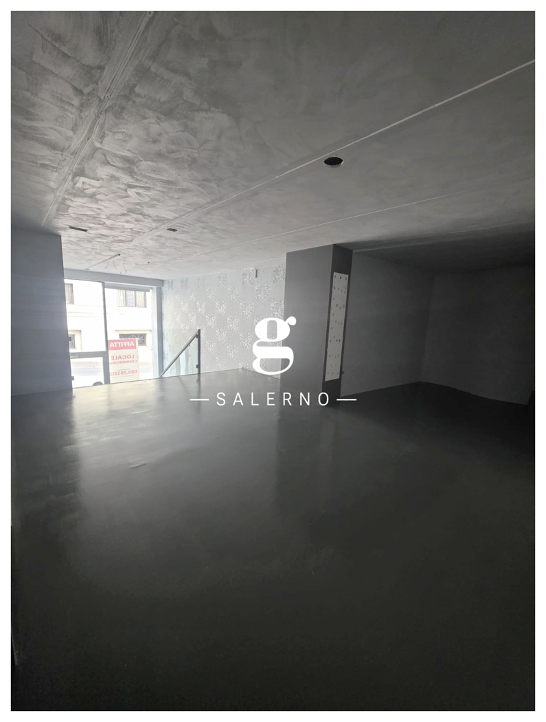 Negozio in affitto a Salerno