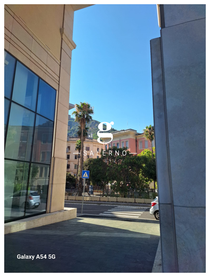 Trilocale arredato in affitto a Salerno