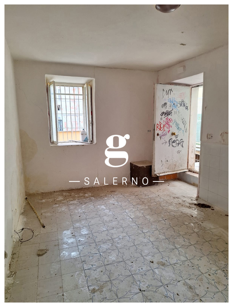 Monolocale da ristrutturare a Salerno