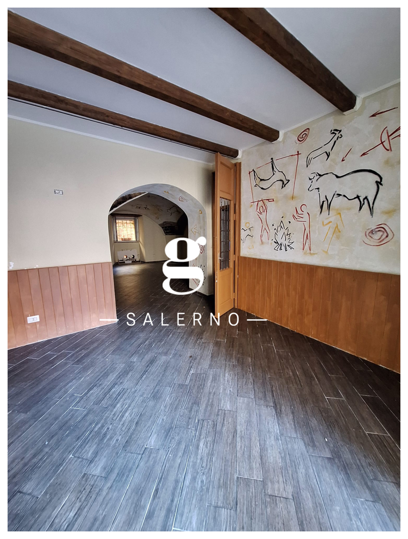 Negozio in affitto a Salerno
