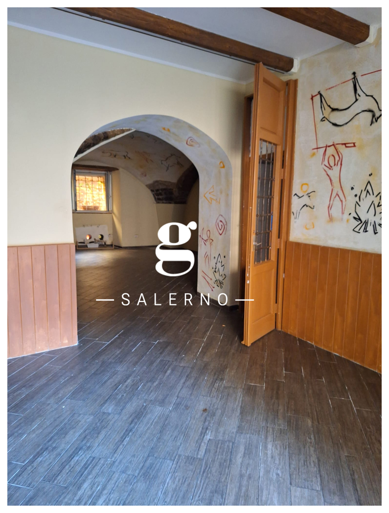 Negozio in affitto a Salerno