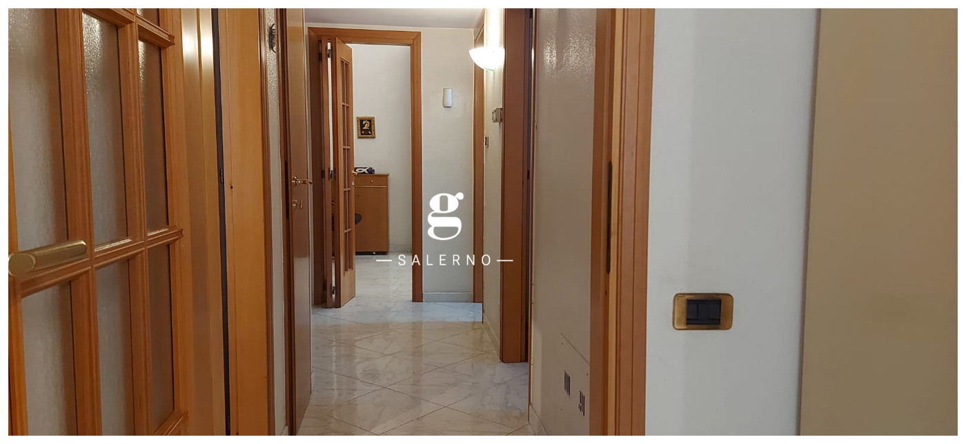 Trilocale arredato in affitto a Salerno