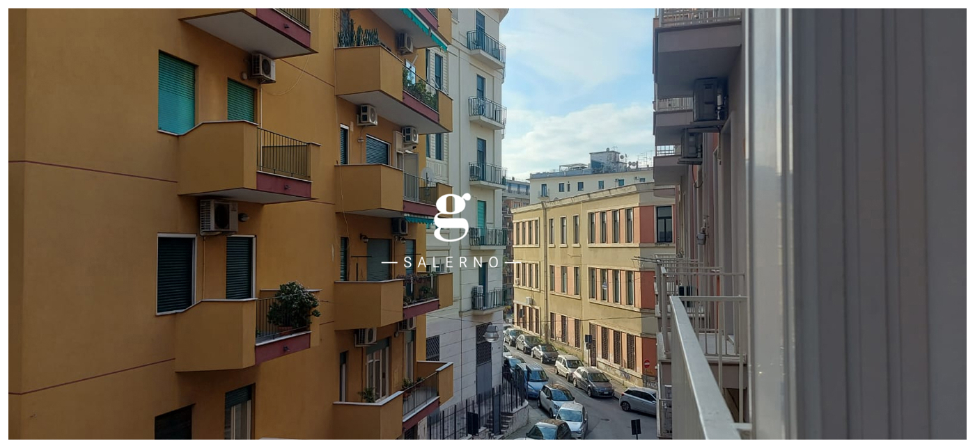 Trilocale arredato in affitto a Salerno
