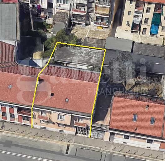 Casa indipendente con giardino a Torino