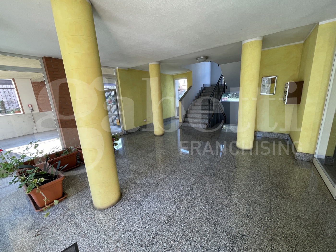 Trilocale con box a Torino