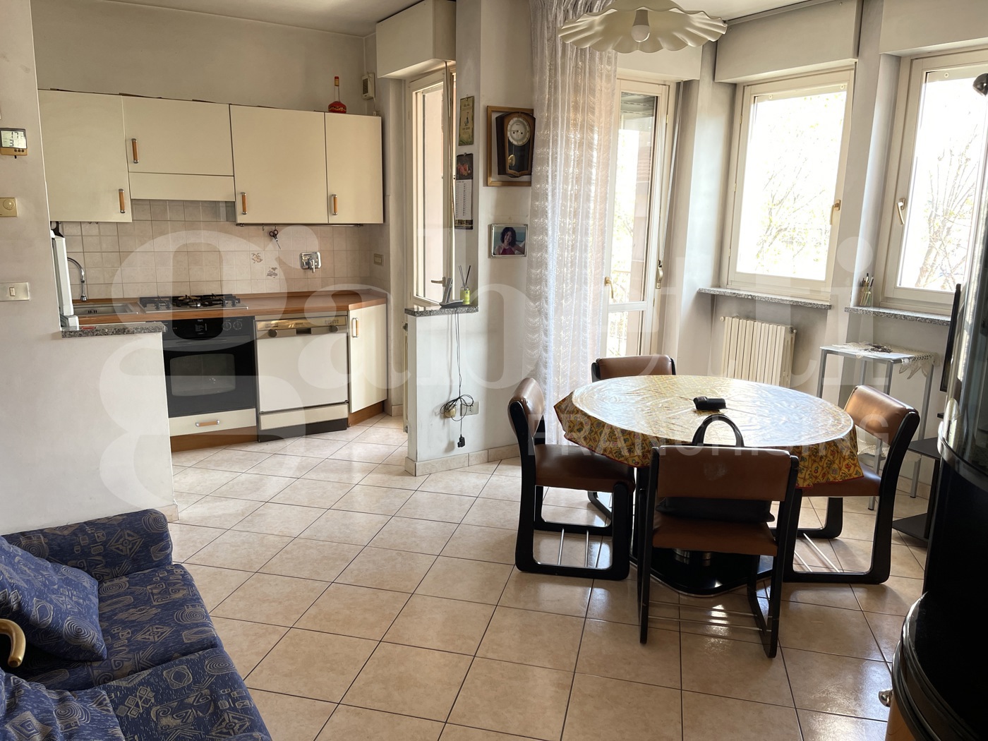 Trilocale con box a Torino