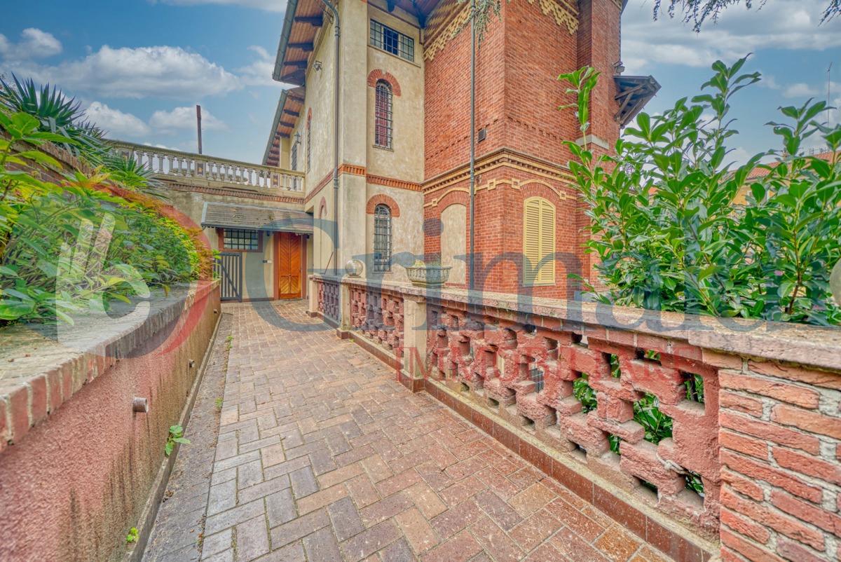 Villa con giardino a Torino