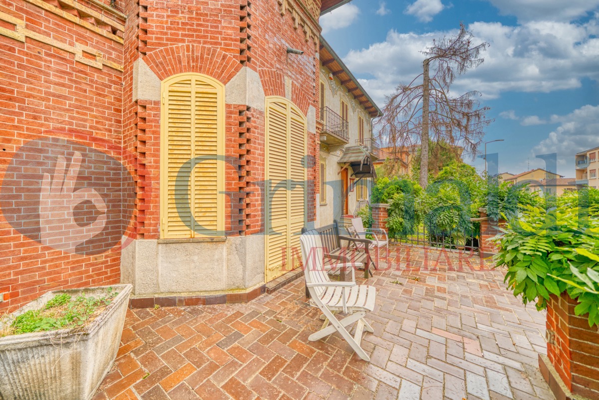 Villa con giardino a Torino