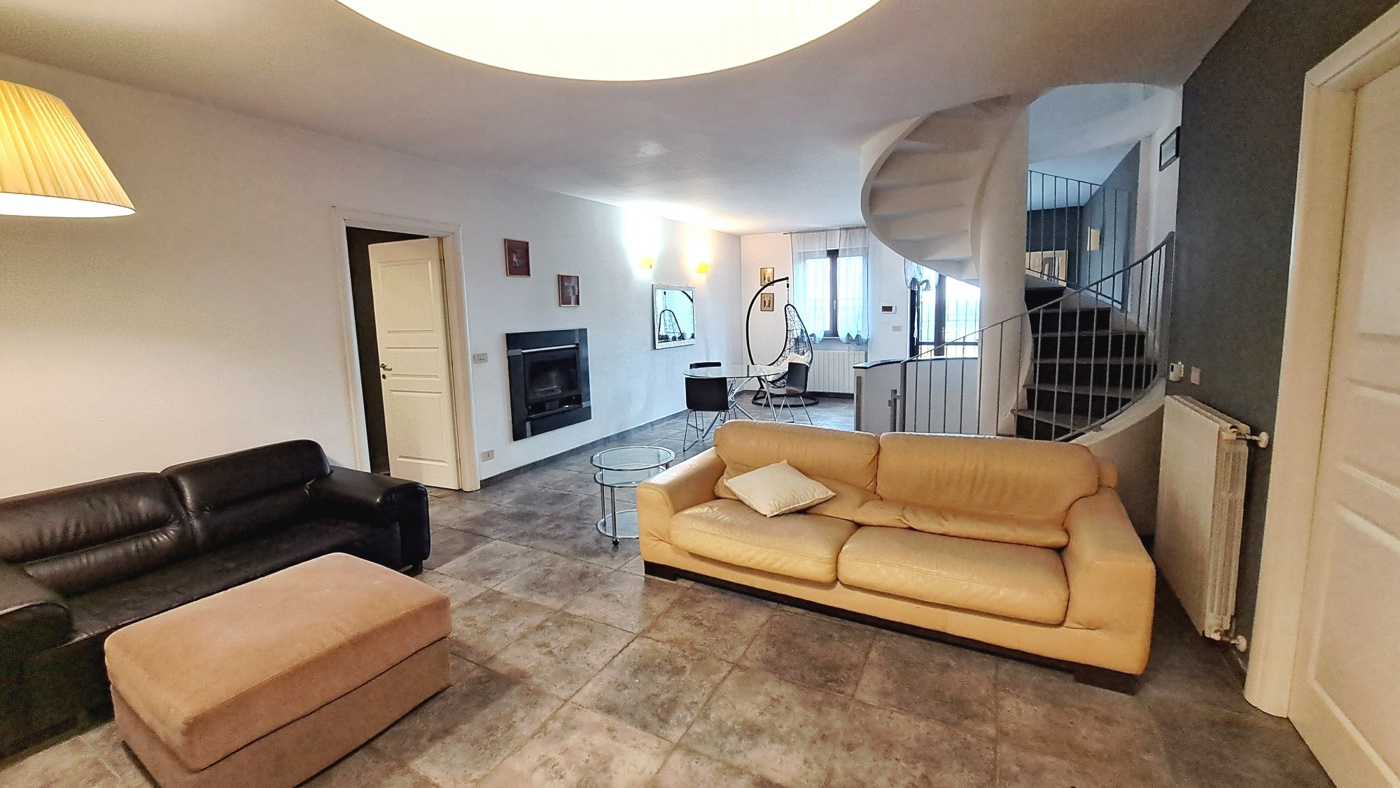 Villa arredata in affitto a Pavarolo