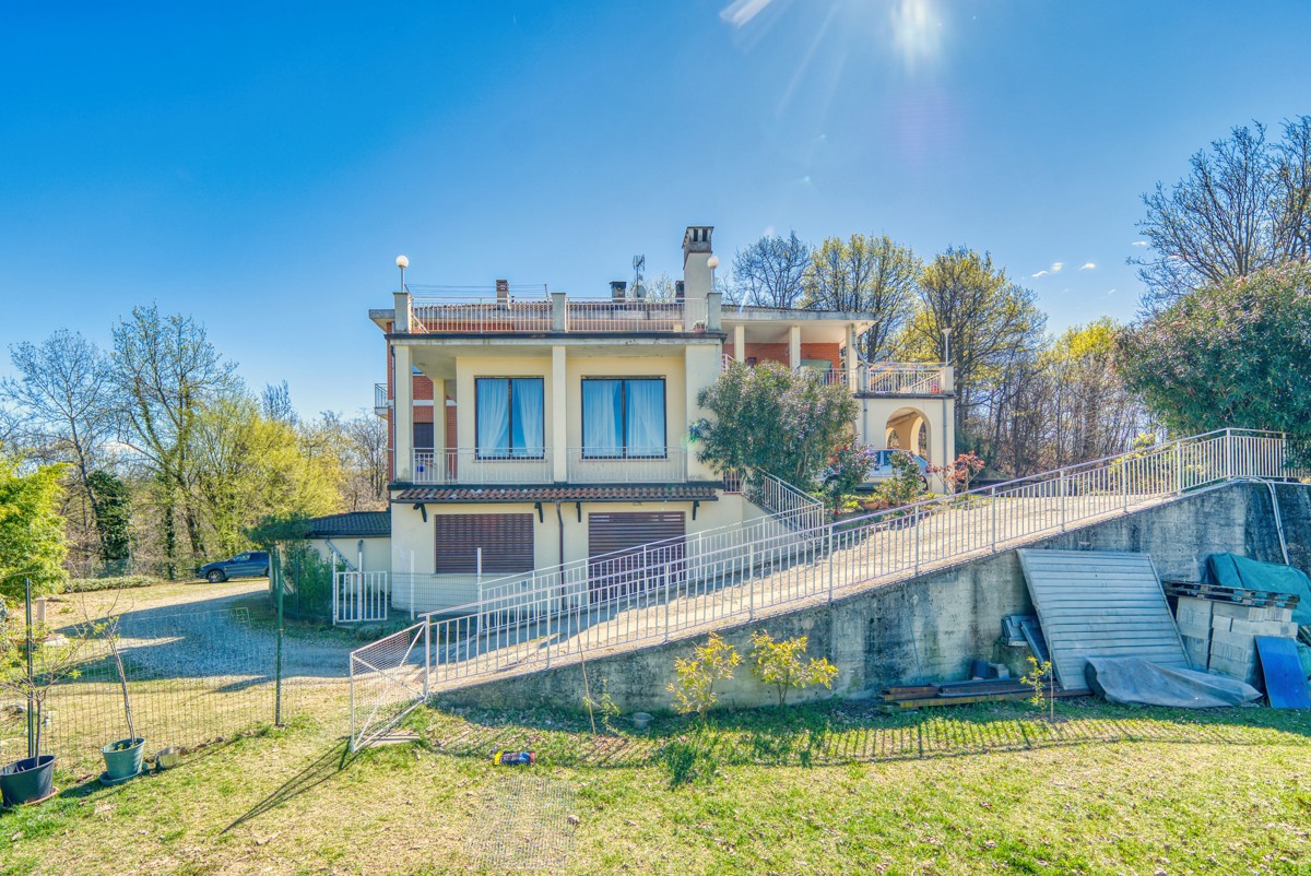 Villa con giardino a Baldissero Torinese