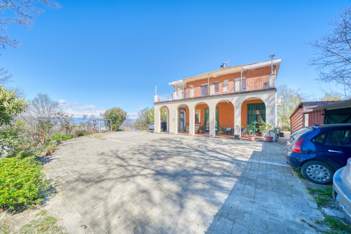 Villa con giardino a Baldissero Torinese