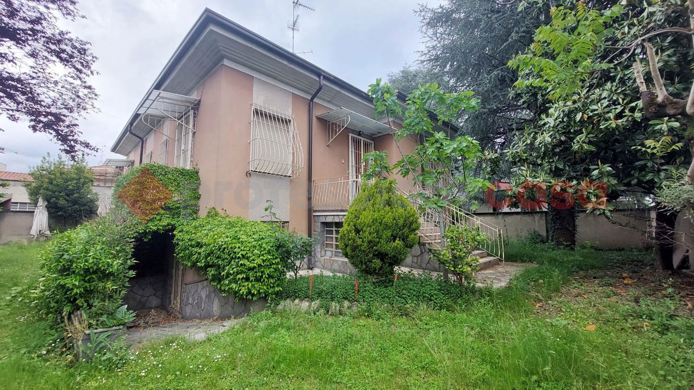 Villa con giardino a San Vittore Olona