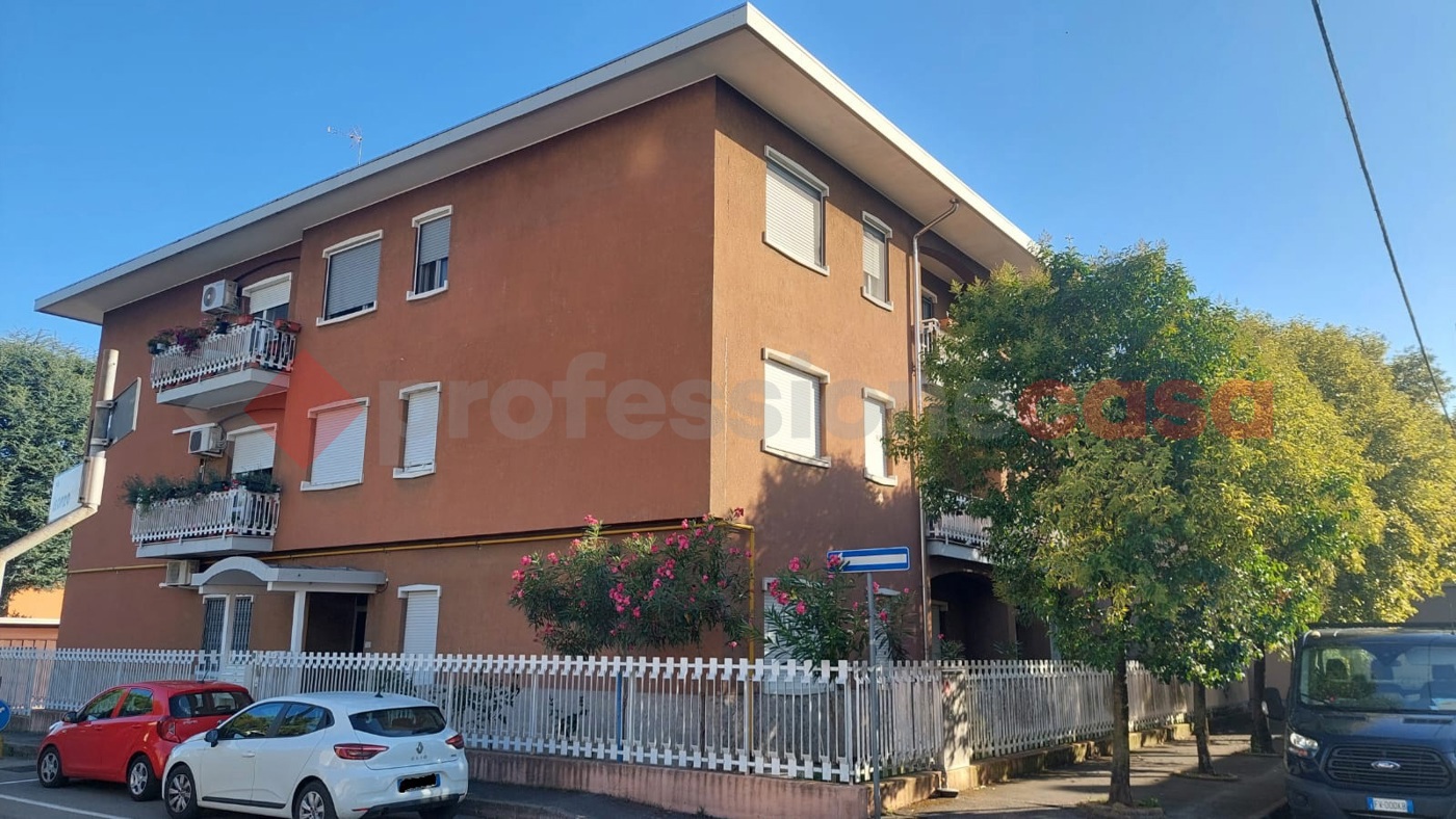 Trilocale con box a Cerro Maggiore
