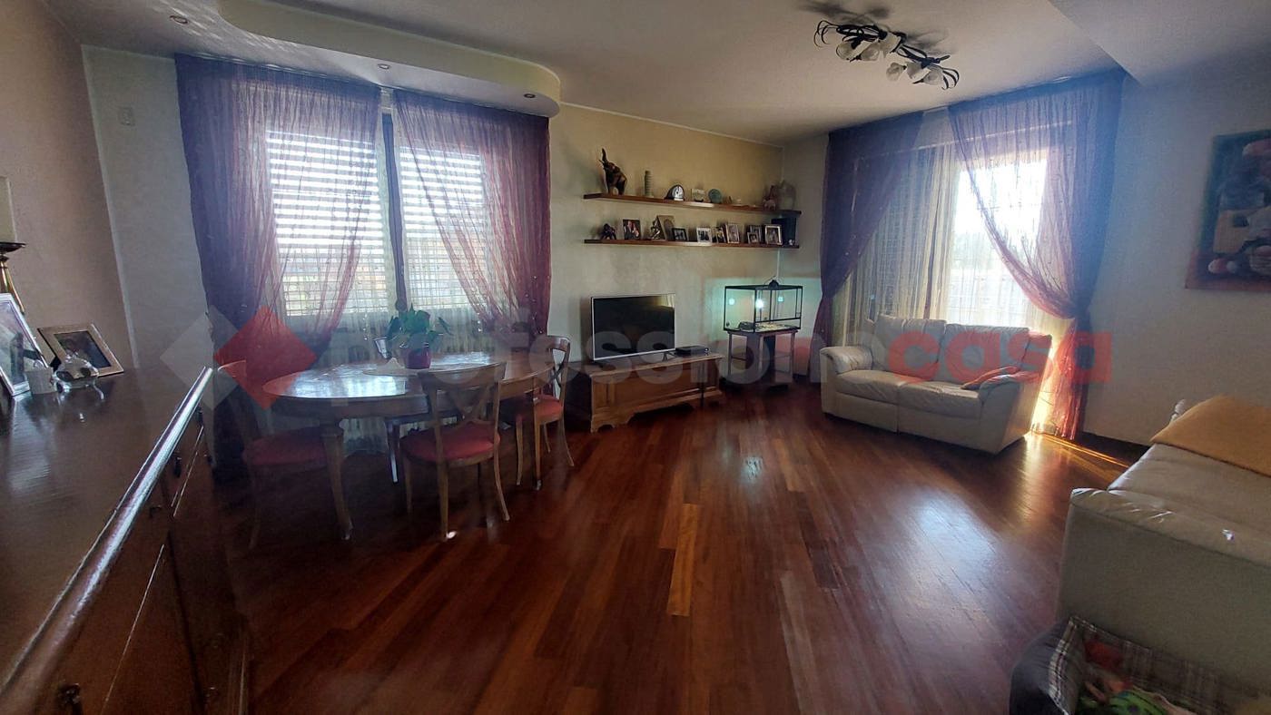 Villa con giardino a Canegrate