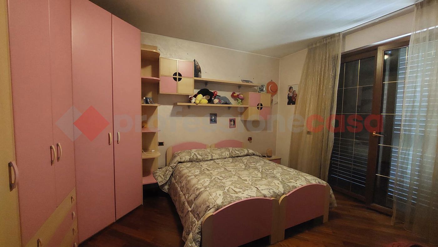 Villa con giardino a Canegrate