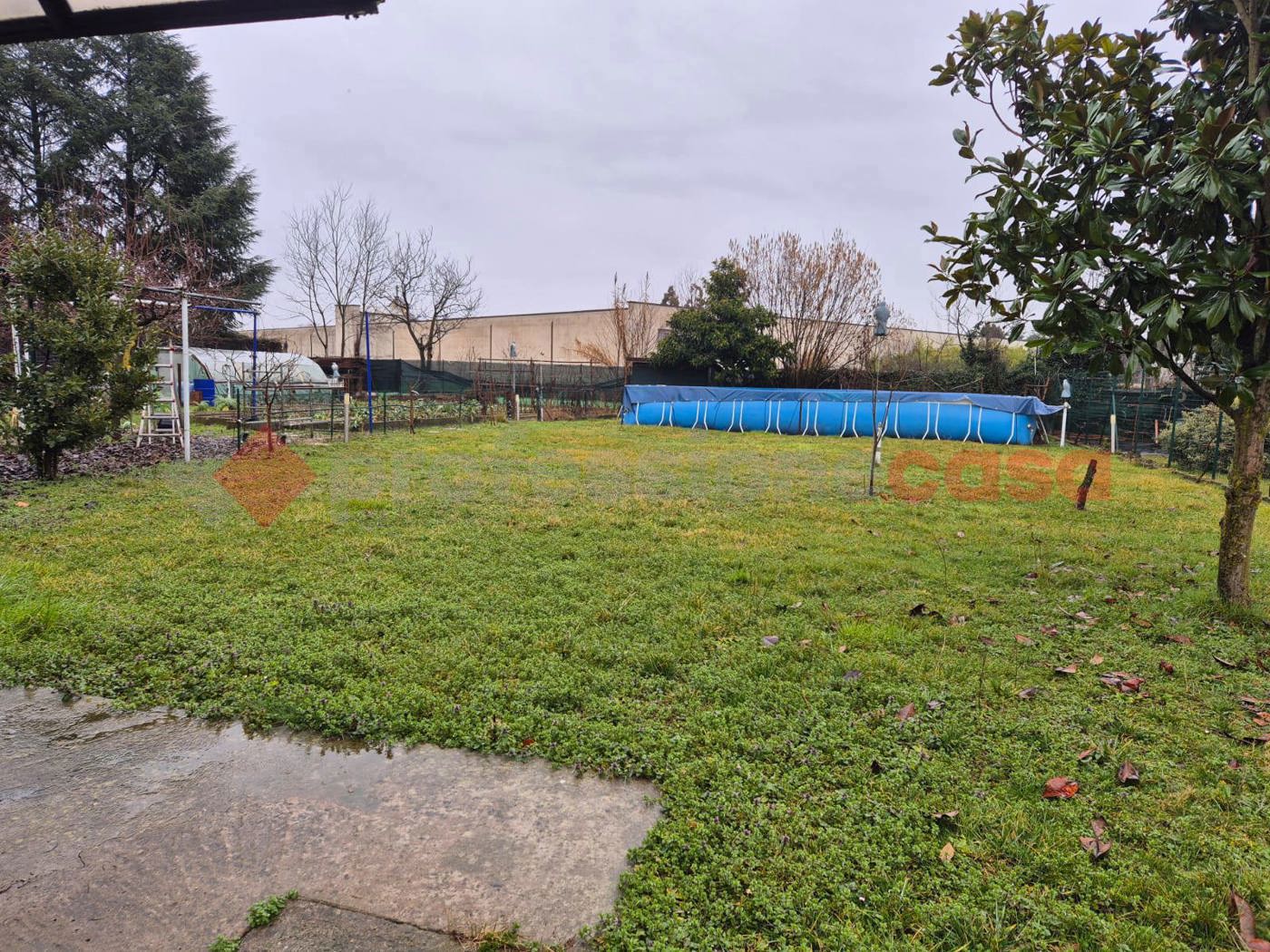Casa indipendente con giardino a Legnano