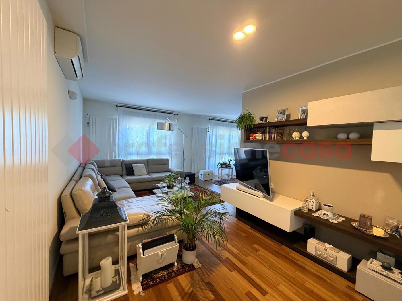 Quadrilocale in vendita a Cerro Maggiore