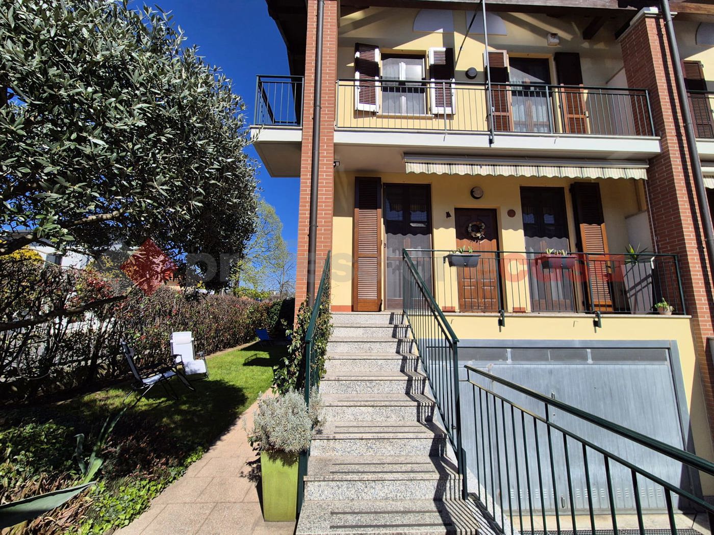 Villa Bifamiliare con giardino a Canegrate