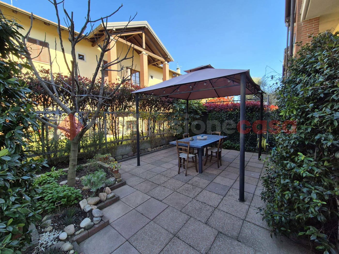 Villa Bifamiliare con giardino a Canegrate