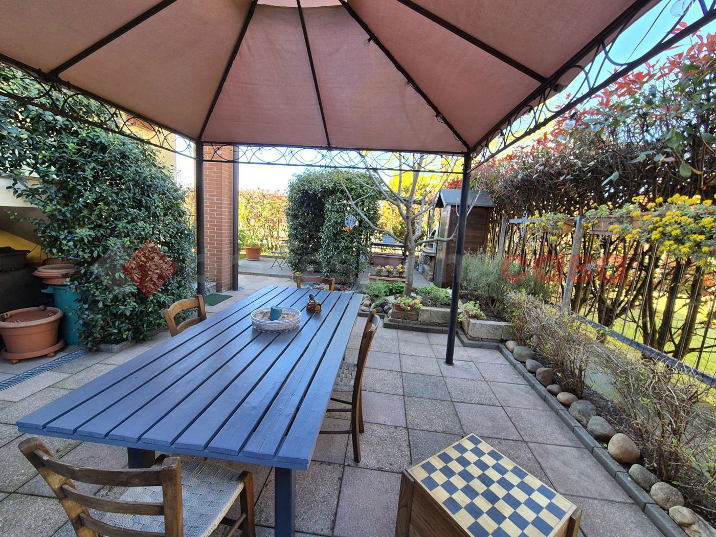 Villa Bifamiliare con giardino a Canegrate