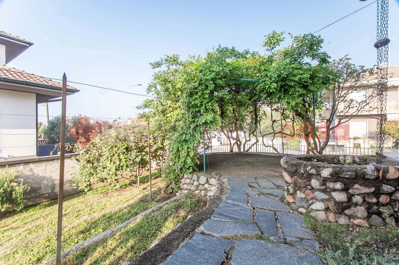 Villa con giardino a Cerro Maggiore